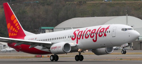 Spicejet airline aircraft taking off